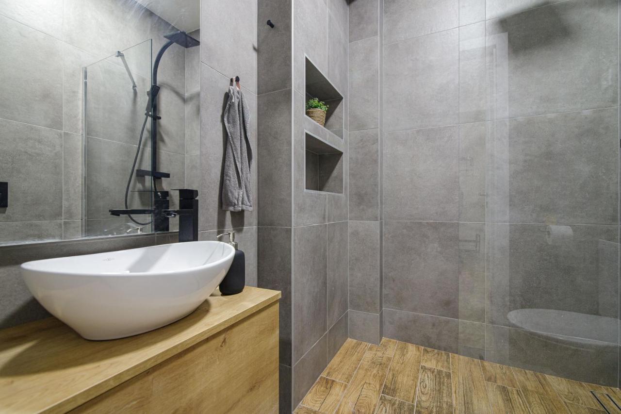 Luxury Apartments Stud - Vb 俄斯特拉发 外观 照片